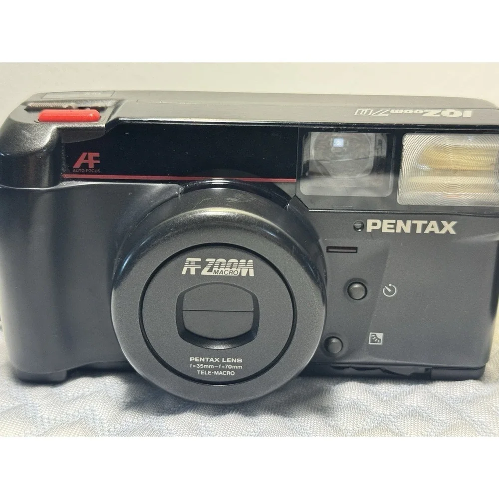 Pentax IQZoom 70 35mm Film Camera 35-70mm Macro Lens AF Point & Shoot w/ Case